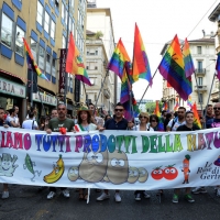 Foto Nicoloro G.  27/06/2015  Milano    Dodicesima edizione del \" Milano Gay Pride \" che con lo slogan \" I diritti nutrono il pianeta \" ha visto sfilare in corteo 100.000 partecipanti. nella foto uno striscione lungo il corteo.