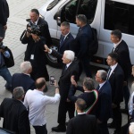 Foto Nicoloro G.   30/05/2023   Faenza (RA)   Tappa a Faenza del presidente Sergio Mattarella nel giro di visite alle zone alluvionate della Romagna. nella foto il presidente Sergio Mattarella saluta la folla accorsa per vederlo.