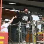 Foto Nicoloro G.   25/05/2024   Ravenna   E' approdata nel porto di Ravenna la nave ong Sea Eye con a bordo 52 migranti di cui 6 minori. nella foto un ultimo saluto di ringraziamento dopo giorni di navigazione.