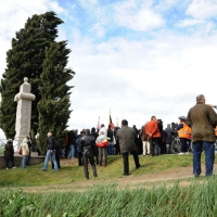 Foto Nicoloro G. 11/04/2012 Ravenna Celebrazioni per il cinquecentenario della Battaglia di Ravenna, combattuta l' 11/04/1512, giorno di Pasqua, tra l' esercito Francese e l' esercito della Lega Santa ( spagnoli, pontifici e veneziani ) per il possesso dell' Italia. L' importanza storica di quella sanguinosa battaglia e' nella svolta che ebbe l' arte militare in quanto fu l' ultima battaglia in cui la cavalleria svolse un ruolo di rilevante importanza e la prima battaglia in cui l' artiglieria si rivelo' risolutiva per l' esito dello scontro. nella foto La folla presente alle celebrazioni