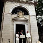 Foto Nicoloro G.   08/09/2024   Ravenna   Celebrazioni per il 703° annuale della morte di Dante Alighieri. nella foto il sindaco uscente di Ravenna Michele de Pascale con gli attori Marco Martinelli e Ermanna Montanari leggono alcuni canti della Divina Commedia.