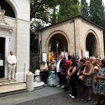 Foto Nicoloro G.   08/09/2024   Ravenna   Celebrazioni per il 703° annuale della morte di Dante Alighieri. nella foto il sindaco uscente di Ravenna Michele de Pascale con gli attori Marco Martinelli e Ermanna Montanari leggono alcuni canti della Divina Commedia.