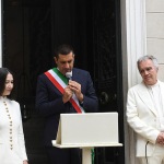 Foto Nicoloro G.   08/09/2024   Ravenna   Celebrazioni per il 703° annuale della morte di Dante Alighieri. nella foto il sindaco uscente di Ravenna Michele de Pascale con gli attori Marco Martinelli e Ermanna Montanari leggono alcuni canti della Divina Commedia.