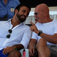 Foto Nicoloro G.  15/08/2015   Cervia ( Ravenna )  Ventitreesima edizione di " Cervia, la spiaggia ama il libro ", con il tradizionale sbarco degli scrittori sulla spiaggia della cittadina romagnola. nella foto da sinistra il sindaco Luca Coffari e Arrigo Sacchi.