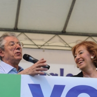 Foto Nicoloro G. 13/05/2011 Milano Chiusura della campagna elettorale della Lega Nord. nella foto Umberto Bossi – Letizia Moratti