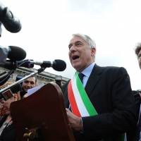 Foto Nicoloro G. 25/04/2012 Milano Commemorazione del XXV Aprile, Festa della Liberazione, con corteo e comizio in piazza Duomo. nella foto Giuliano Pisapia