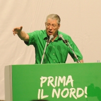 Foto Nicoloro G. 01/07/2012 Assago (Milano) Si e’ concluso al Forum di Assago il Congresso Federale della Lega Nord che ha eletto Roberto Maroni nuovo segretario federale della Lega Nord e ha sancito cosi’ l’ inizio del nuovo corso per il partito. nella foto Umberto Bossi