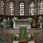 Foto Nicoloro G.   12/09/2021   Ravenna   Questa giornata segna il culmine delle celebrazioni dei 700 anni dalla morte di Dante. nella foto l' interno della basilica di San Francesco.