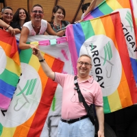 Foto Nicoloro G.  12/06/2010 Milano  Manifestazione del " gay-pride " con corteo da piazza Castello a piazza Duomo. nella foto L'onorevole Franco Grillini con partecipanti alla manifestazione e bandiere