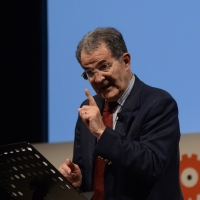 Foto Nicoloro G.  03/05/2014   Rimini      Seconda delle tre " Giornate del Lavoro " organizzate dalla CGIL, tra incontri, concerti, dibattiti, idee. nella foto Romano Prodi che ha tenuto una " lectio magistralis " sulle politiche sbagliate.