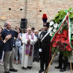 Foto Nicoloro G.   24/05/2023   Localita' San Pancrazio - Russi ( Ravenna ).   Si sono svolti nella Pieve di San Pancrazio i funerali di Stato di due delle 15 vittime accertate in seguito all' alluvione che ha colpito le zone del ravennate. nella foto i tre figli delle vittime danno l' estremo saluto ai loro cari defunti.