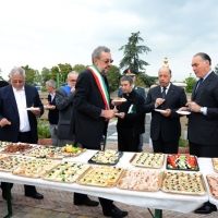 Foto Nicoloro G. 04/10/2013 Ravenna Inaugurazione della seconda più grande Moschea d’ Italia dopo quella di Roma. nella foto Il rinfresco finale