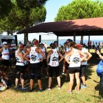 Foto Nicoloro G.   03/09/2024   Ravenna   14esima edizione del Campionato mondiale di Dragon Boat. E\' una competizione di origini cinersi che vede la partecipazione di 172 squadre provenienti da 32 nazioni con oltre settemila atleti per quasi 500 gare. il programma prevede gare di 200 mt., 500 mt. e 2 km. su imbarcazioni di lunghezza variabile da 8 a oltre 18 metri. nella foto l\' equipaggio si riunisce per discutere la tattica prima della gara.