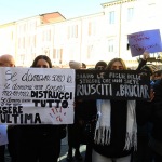 Foto Nicoloro G.   23/11/2024   Ravenna   In occasione della giornata internazionale per l' eliminazione della violenza contro le donne si e' svolto un corteo che ha attraversato le vie della citta. nella foto manifestanti lungo il corteo.