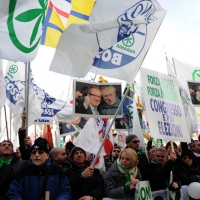 Foto Nicoloro G. 22/01/2012 Milano Manifestazione con corteo della Lega Nord contro il governo Monti. nella foto Manifestanti, bandiere e cartelli