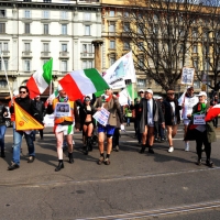 Foto Nicoloro G. 11/03/2014  Milano   Manifestazione promossa dall' ALT, " Associazione legge uguale per tutti " contro Equitalia, al grido " ci hanno ridotto in mutande ". nella foto il corteo di un centinaio di manifestanti parte da Porta Venezia.