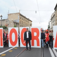 Foto Nicoloro G.  16/10/2010 Roma  Manifestazione nazionale Fiom-CGIL con cortei e comizio finale in piazza San Giovanni. nella foto Maurizio Landini con grande scritta e manifestanti