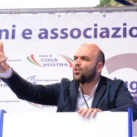 Foto Nicoloro G. 02/06/2013 Bologna Manifestazione in difesa della Costituzione organizzata da " Libertà e Giustizia " dal titolo " Non è cosa vostra ". nella foto Roberto Saviano