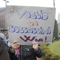 Foto Nicoloro G. 13/02/2011 Milano Manifestazione delle donne " Se non ora quando ? " per la dignita' del soggetto donna e contro Berlusconi. nella foto Cartello di protesta