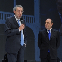 Foto Nicoloro G. 25/11/2012 Ravenna Quarantunesima edizione del ” Premio Guidarello per il Giornalismo d’ Autore “. nella foto Il sindaco di Ravenna, Fabrizio Matteucci – Bruno Vespa