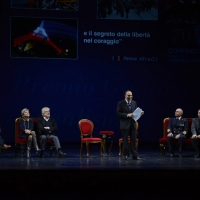 Foto Nicoloro G.  29/11/2015   Ravenna   44° edizione del Premio Guidarello per il Giornalismo d\' Autore organizzato da Confindustria Ravenna. nella foto al centro Bruno Vespa che ha condotto la serata.