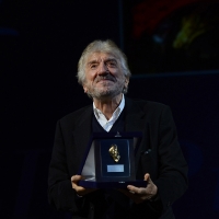 Foto Nicoloro G.  29/11/2015   Ravenna   44° edizione del Premio Guidarello per il Giornalismo d' Autore organizzato da Confindustria Ravenna. nella foto l' attore Gigi Proietti, premiato per la sezione radio/televisione.