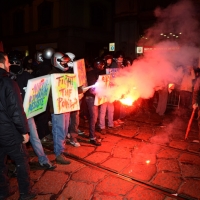 Foto Nicoloro G.  07/12/2014    Milano    Tradizionale serata inaugurale della stagione lirica del Teatro alla Scala. nella foto  tensione e scontri fra le forze dell' ordine e i manifestanti.