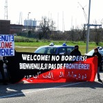 Foto Nicoloro G.   02/03/2025   Ravenna   E' approdata nel porto di Ravenna la nave ong Humanity 1 con a bordo 71 migranti quasi tutti provenienti dall' Eritrea e dall' Etiopia. 20 sono i minori non accompagnati e molte donne tra le quali una con un bimbo di 5 anni. nella foto volontari con cartelli di benvenuto.