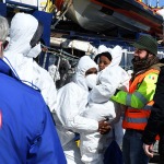 Foto Nicoloro G.   02/03/2025   Ravenna   E' approdata nel porto di Ravenna la nave ong Humanity 1 con a bordo 71 migranti quasi tutti provenienti dall' Eritrea e dall' Etiopia. 20 sono i minori non accompagnati e molte le donne tra le quali una con un bimbo di 5 anni. nella foto un momento dello sbarco.