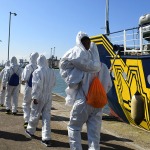 Foto Nicoloro G.   02/03/2025   Ravenna   E' approdata nel porto di Ravenna la nave ong Humanity 1 con a bordo 71 migranti quasi tutti provenienti dall' Eritrea e dall' Etiopia. 20 sono i minori non accompagnati e molte le donne tra le quali una con un bimbo di 5 anni. nella foto un momento dello sbarco.