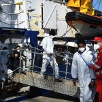 Foto Nicoloro G.   02/03/2025   Ravenna   E' approdata nel porto di Ravenna la nave ong Humanity 1 con a bordo 71 migranti quasi tutti provenienti dall' Eritrea e dall' Etiopia. 20 sono i minori non accompagnati e molte le donne tra le quali una con un bimbo di 5 anni. nella foto un momento dello sbarco.