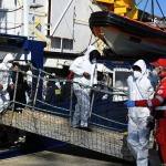 Foto Nicoloro G.   02/03/2025   Ravenna   E' approdata nel porto di Ravenna la nave ong Humanity 1 con a bordo 71 migranti quasi tutti provenienti dall' Eritrea e dall' Etiopia. 20 sono i minori non accompagnati e molte le donne tra le quali una con un bimbo di 5 anni. nella foto un momento dello sbarco.