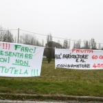 Foto Nicoloro G.   29/01/2024   Ravenna   Protesta degli agricoltori contro le politiche agricole dell' Europa. nella foto cartelli di protesta.