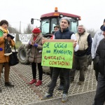 Foto Nicoloro G.   29/01/2024   Ravenna   Protesta degli agricoltori contro le politiche agricole dell' Europa. nella foto cartelli di protesta.