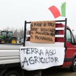 Foto Nicoloro G.   29/01/2024   Ravenna   Protesta degli agricoltori contro le politiche agricole dell' Europa. nella foto cartelli di protesta.