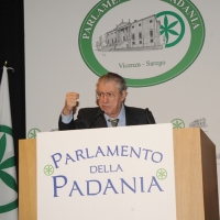 Foto Nicoloro G. 04/12/2011 Vicenza Dopo quattro anni si riunisce il Parlamento Padano nella sua sede di villa " La Favorita ". nella foto Umberto Bossi