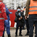 Foto Nicoloro G.   10/04/2024    Ravenna   E' approdata alla banchina di Marina di Ravenna la nave Ong Life Support con a bordo 200 migranti, dei quali 167 sono uomini, 15 sono donne e 18 minori di cui 8 non accompagnati. I paesi di provenienza dei migranti sono il Bangladesh, la Siria, il Pakistan, l'  Eritrea, l' Egitto e il Ghana. nella foto sono 18 i minori sbarcati e di questi 8 sono non accompagnati.