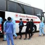 Foto Nicoloro G.   10/04/2024    Ravenna   E' approdata alla banchina di Marina di Ravenna la nave Ong Life Support con a bordo 200 migranti, dei quali 167 sono uomini, 15 sono donne e 18 minori di cui 8 non accompagnati. I paesi di provenienza dei migranti sono il Bangladesh, la Siria, il Pakistan, l'  Eritrea, l' Egitto e il Ghana. nella foto lo sbarco di alcuni migranti che verranno accompagnati in una struttura per l' identificazione e una visita medica accurata.