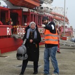 Foto Nicoloro G.   17/12/2024   Ravenna   E' approdata nel porto di Marina di Ravenna la nave Ocean Viking della ong Sos Mediterranee con a bordo 163 naufraghi. Di questi 100 sono uomini adulti , 9 donne delle quali una e' incinta e un' altra con un neonato, 21 sono minori non accompagnati e 33 minori di altrettanti nuclei famigliari..  I paesi di provenienza sono Afghanistan, Siria, Iran, Gambia ma anche Uzbekistan e Pakistan. nella foto un momento dello sbarco.