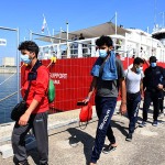 Foto Nicoloro G.   31/08/2024   Ravenna   E\' attraccata al porto di Ravenna la nave ong di Emergency \'\' Life Support \'\' con a bordo 170 migranti provenienti soprattutto dalla Siria 77 e dal Bangladesch 69. I rimanenti provenienti dal Pakistan, dall\' Egitto, dal Sud Sudan, dall\' Eritrea, dalla Palestina e dalla Nigeria. Tra tutti solo due donne e undici minori di cui nove non accompagnati. nella foto un momento dello sbarco dei migranti.